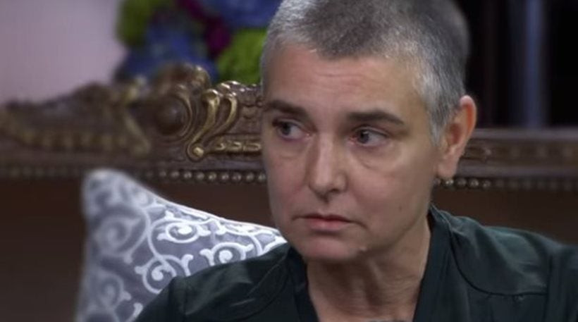 Σοκαριστική εξομολόγηση από την Sinead O’Connor: «Η μητέρα μου είχε δωμάτιο βασανιστηρίων – Xαιρόταν ενώ μου προκαλούσε πόνο» (βίντεο)